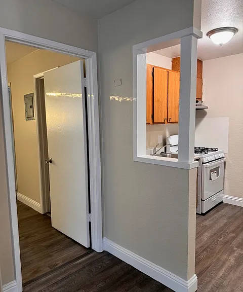 428 Elliot St #8 — Photo 4