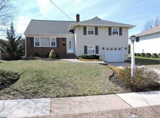 32 Linden Rd, Burlington Township, NJ 08016