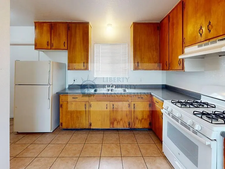 953 W Yosemite Ave #12 — Photo 5