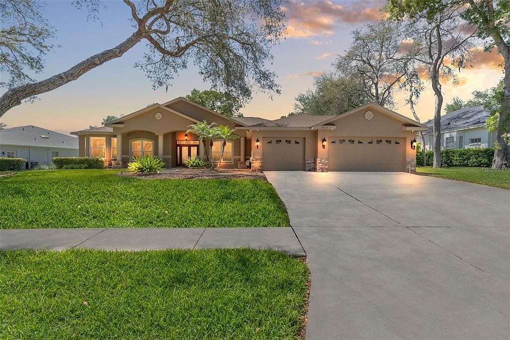 8933 Crescent Forest Blvd, New Port Richey, FL 34654 | Zillow