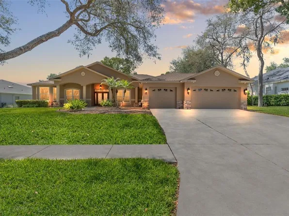 8933 Crescent Forest Blvd, New Port Richey, FL 34654