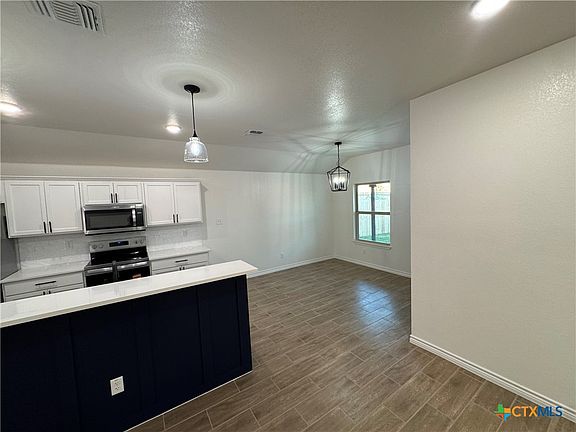 3rd image of 5208 White Rose Dr