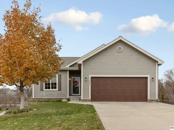 7534 S 101st St, La Vista, NE 68128