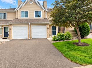 2200 Ranchview Ln N Unit 140, Plymouth, MN 55447