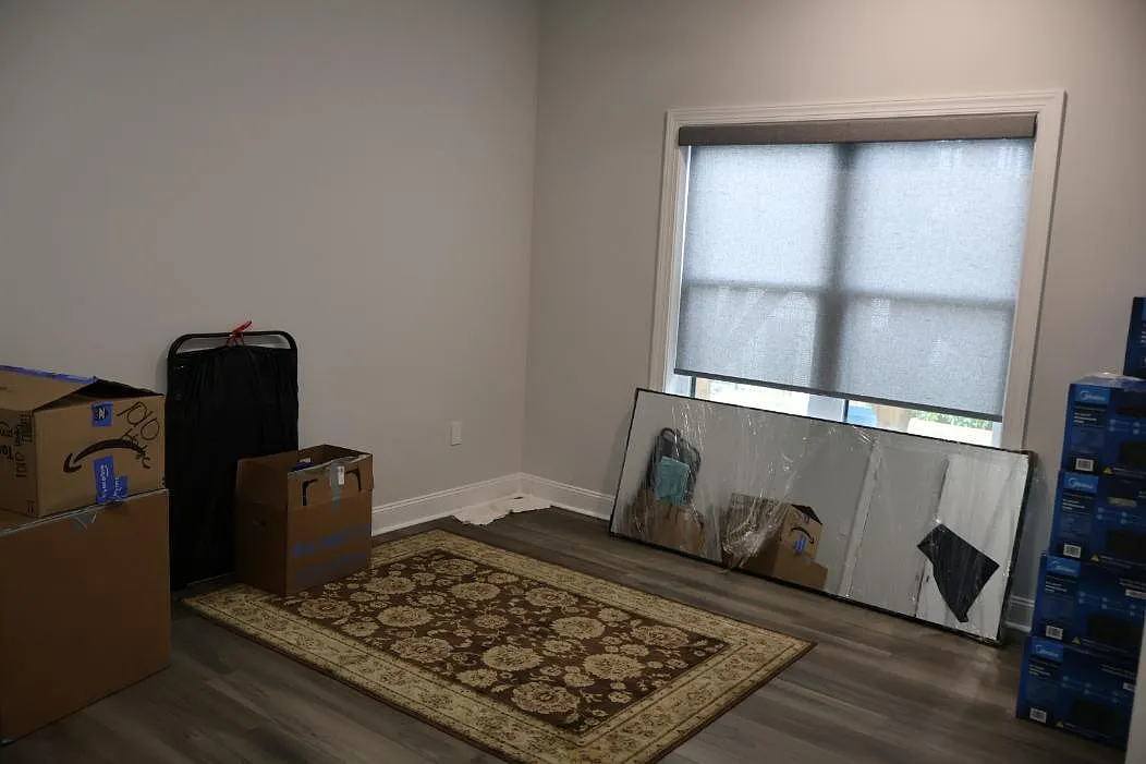 1 bed, 1700 sqft, $1,700 — Photo 2