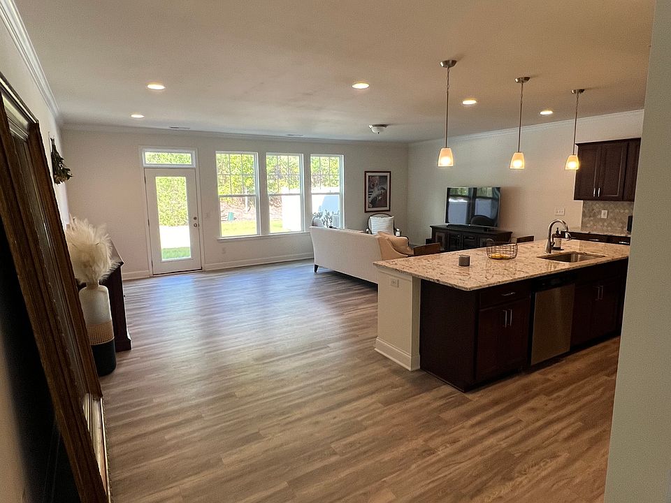 family room/dining room