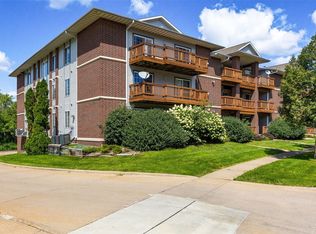 536 W Side Dr, Iowa City, IA 52246