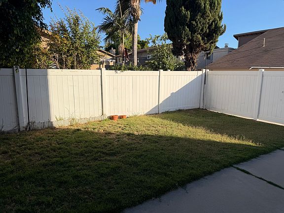 4th image of 452 Estriga Ct