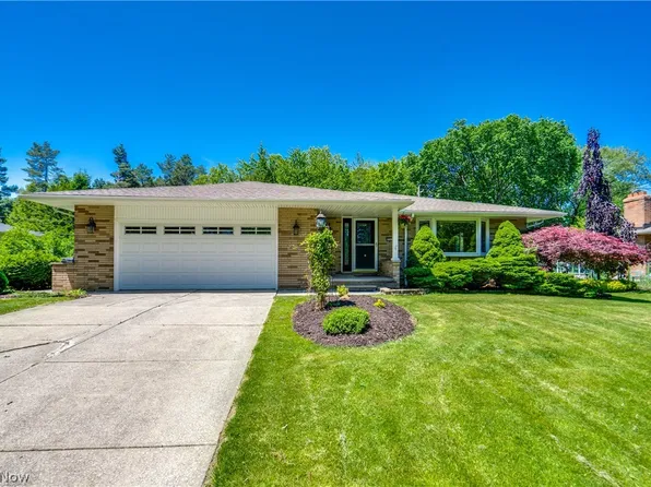 9942 Vista Dr, North Royalton, OH 44133