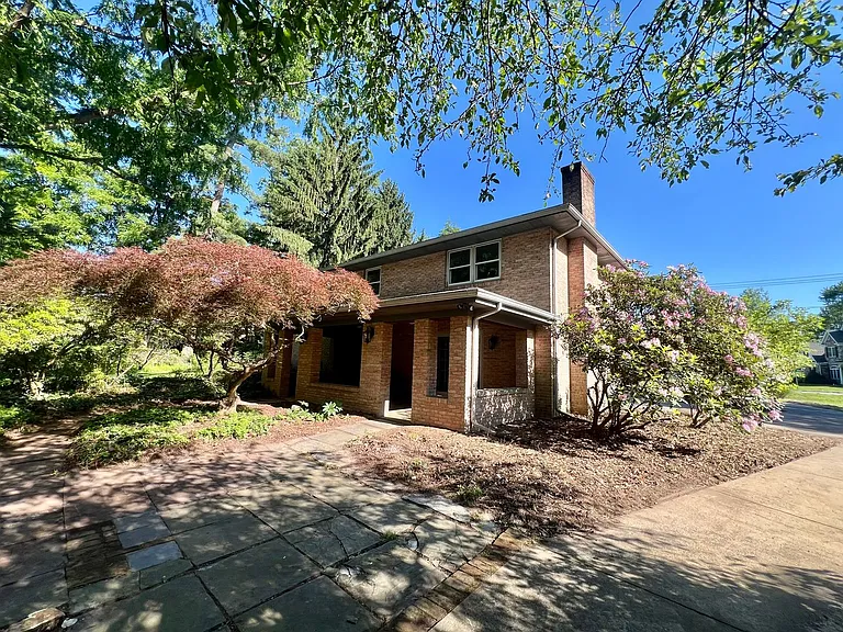 934 Village Rd — Photo 4