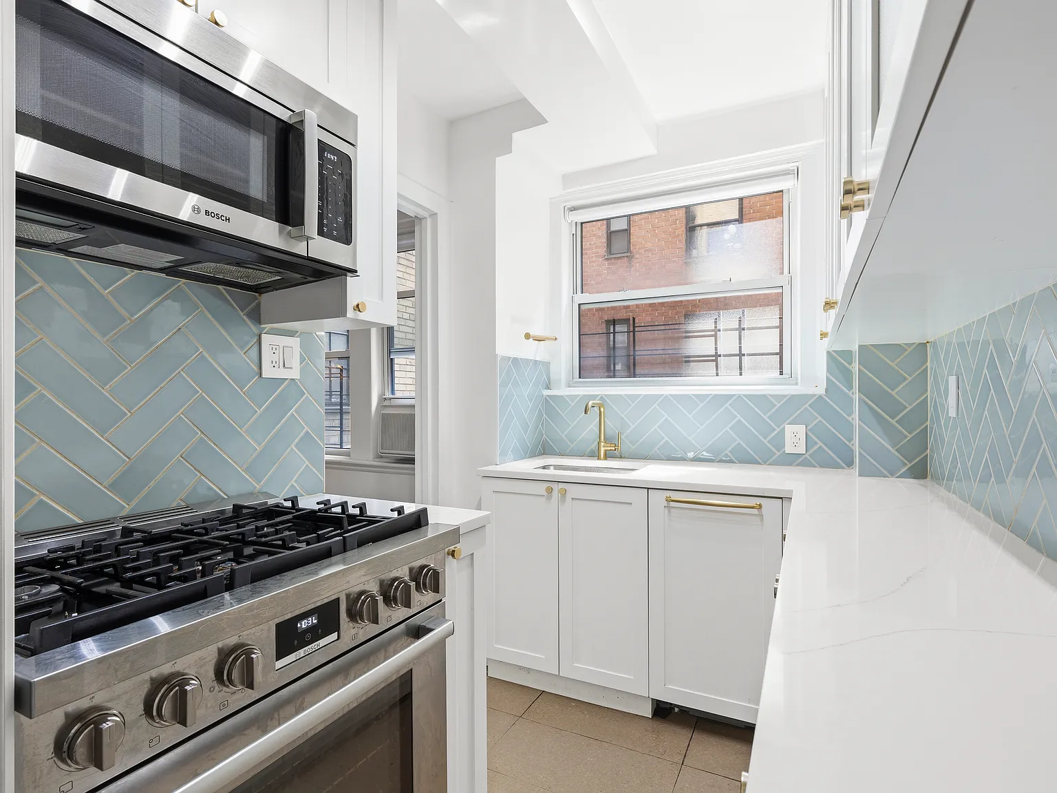 324 East 41st Street — Photo 4
