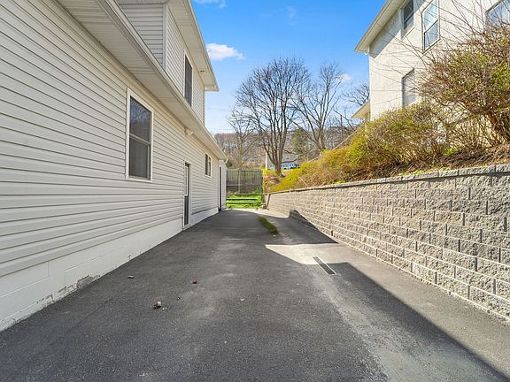 4th image of 123 Robble Ave