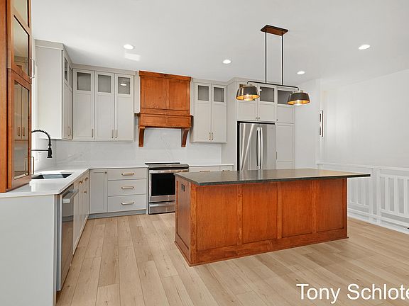 4th image of 5178 Blendon Woods Ct #10