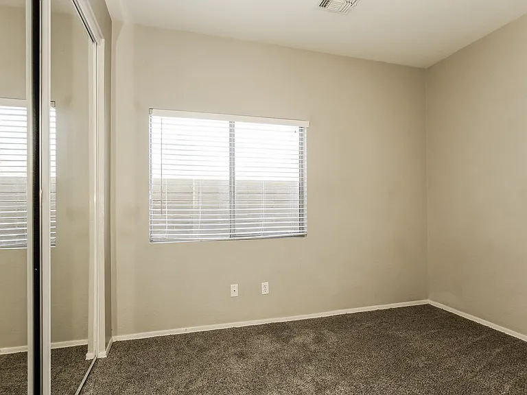 5438 W Pollack St — Photo 12