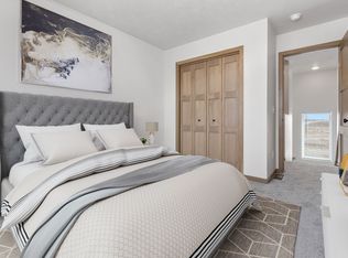 5504 S Rateliff Ave, Sioux Falls, SD 57108