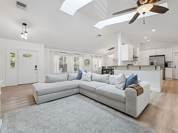 5th image of 16045 HARBAR OAKS DRIVE