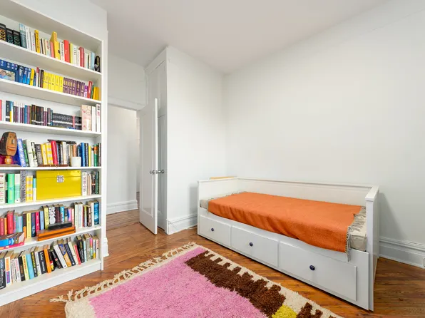 36 Clark Street image 8 of 10