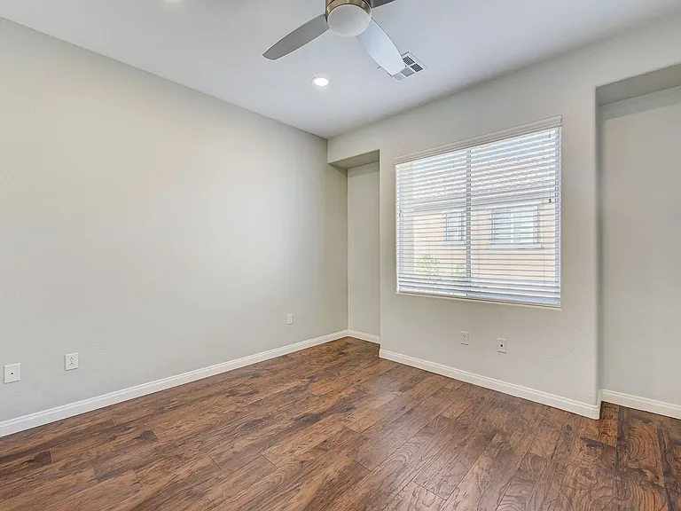 2429 Granada Bluff Ct — Photo 34