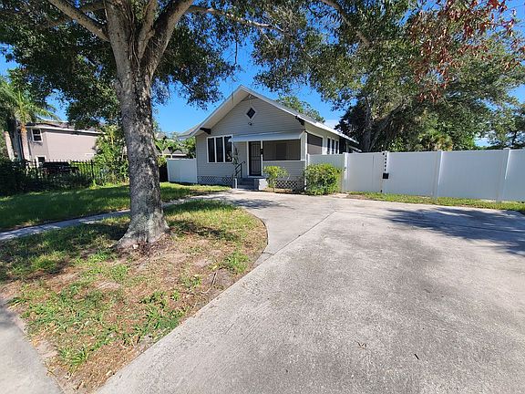 3rd image of 1060 18th Ave S #A
