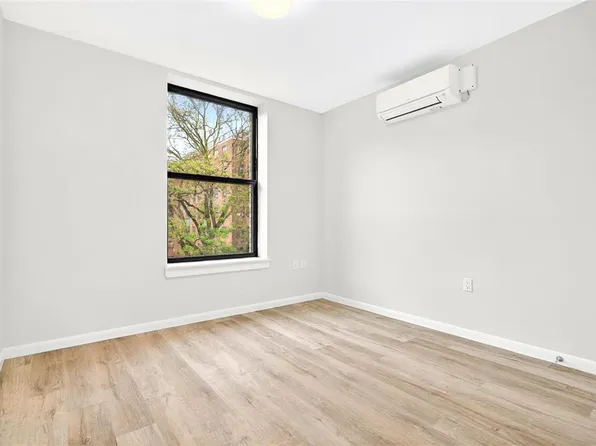 1731 Lacombe Avenue image 21 of 28