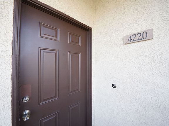 4th image of 2291 W Horizon Ridge Pkwy Building 4220-4