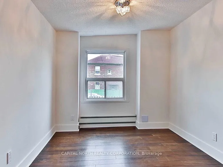 43 Glen Manor Dr #LOWER — Photo 17