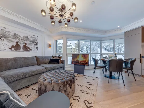 4557 Blackcomb Way #401, Whistler, BC V8E 0Y2