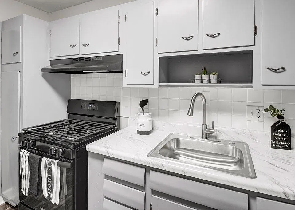 Montgomery Plaza Apartments