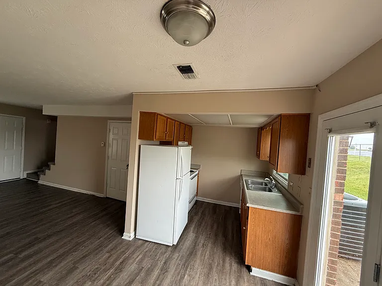 102 Hager Dr #H — Photo 7