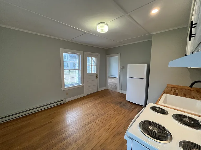 32 Mahaiwe St #2B — Photo 3
