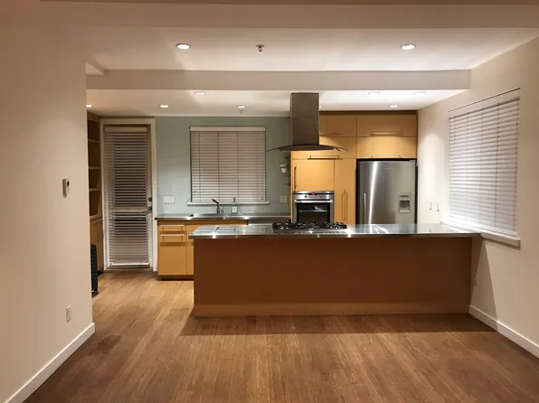 295 W 12th Ave, Vancouver, BC V5Y 1T9