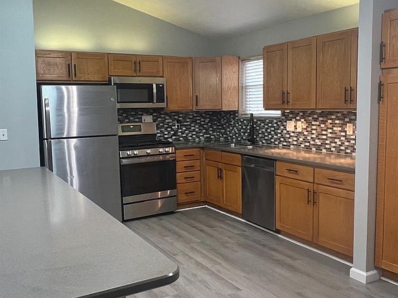 5th image of 1658 Lindenhall Dr