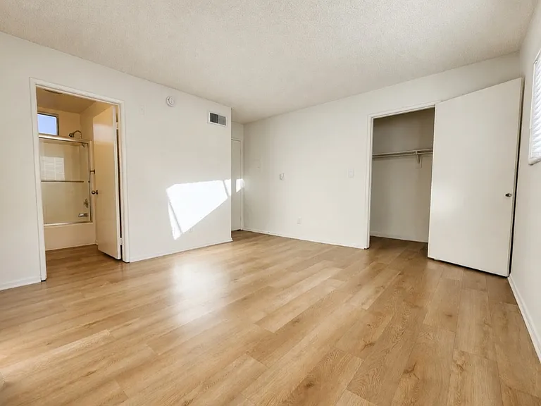 3750 Kelton Ave #101 — Photo 11