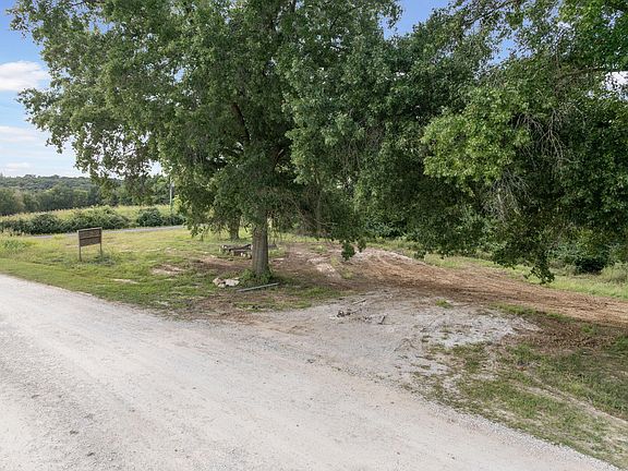 5th image of 14910 Santa Fe Rd