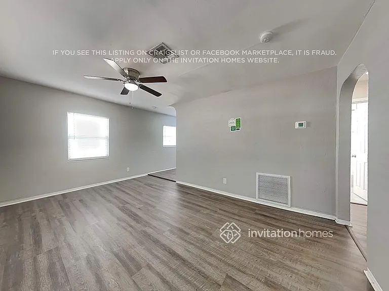 2334 Auburn St S — Photo 8