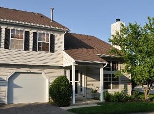 324 Wisteria Dr, Streamwood, IL 60107