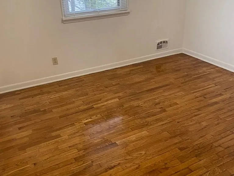 1126 Custer Ave — Photo 9