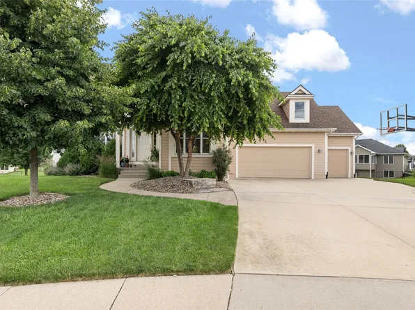1104 NW Gabus Cir, Grimes, IA 50111