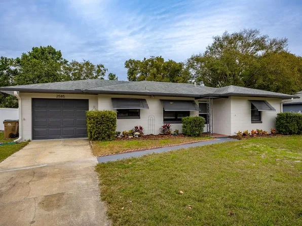 2585 Northland Rd, Mount Dora, FL 32757