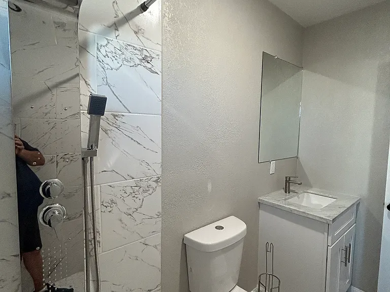 1407 Chase St — Photo 12