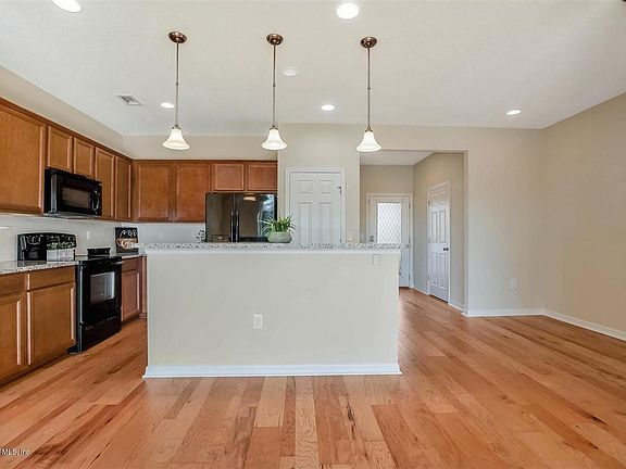3rd image of 7032 Coldwater Dr