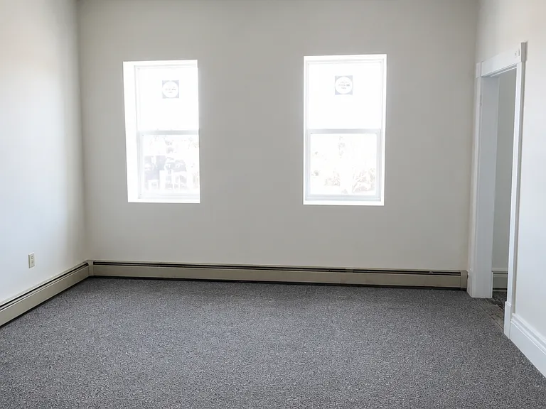 446 & 448 Pine St #3 — Photo 3