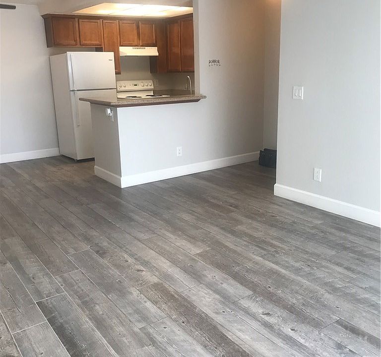 1st image of 432 Edgehill Ln Unit 21