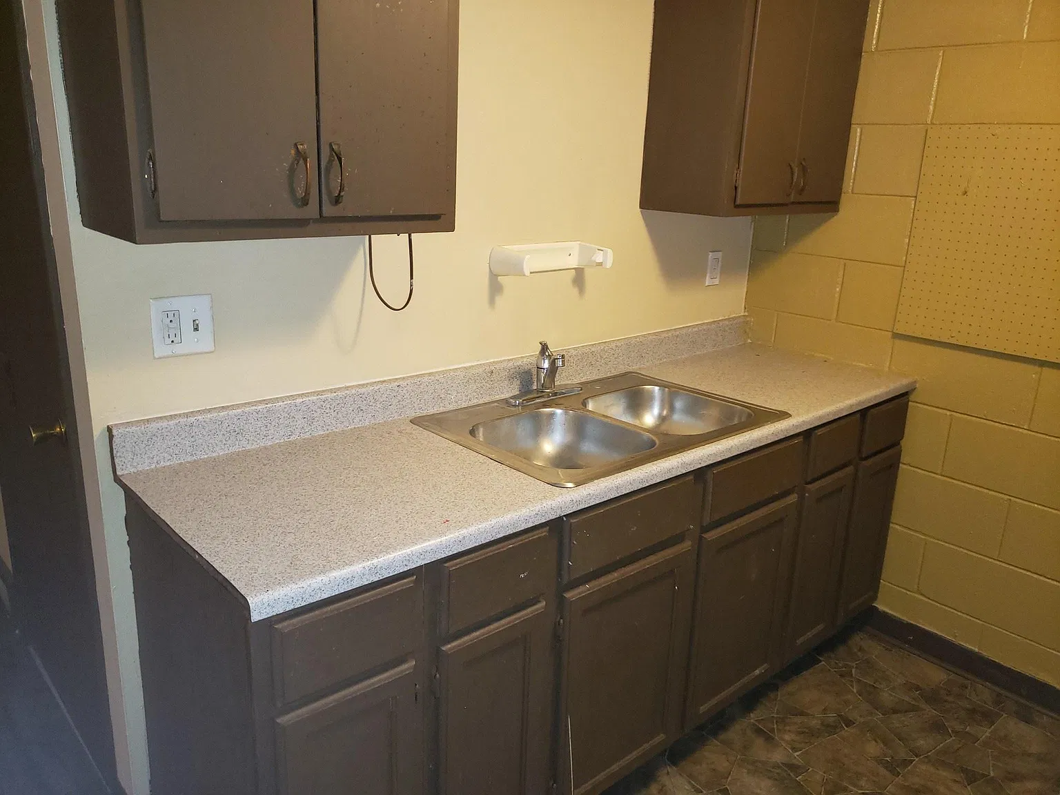2 bed, 950 sqft, $850 — Photo 2