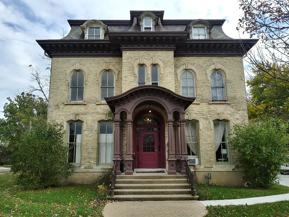 418 Saint Lawrence Ave