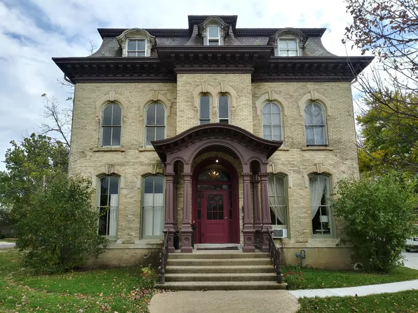 418 Saint Lawrence Ave, Janesville, WI 53545