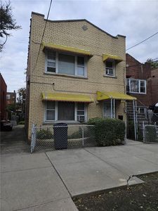 1111 E 213th Street, Bronx, NY, 10469