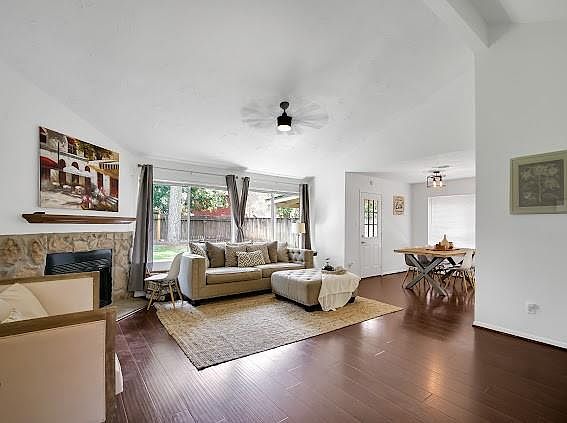 4th image of 3511 Nutwood Ln