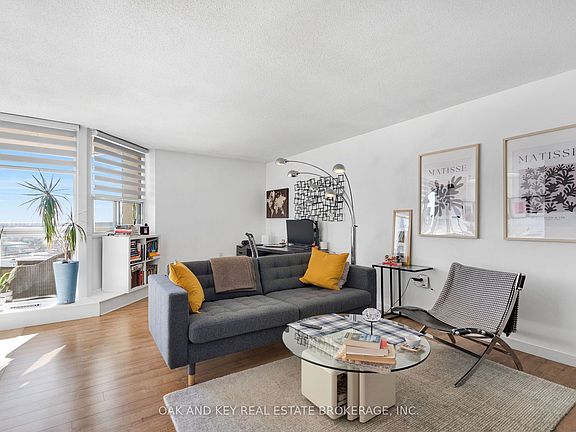 4th image of 323 Colborne St #1805