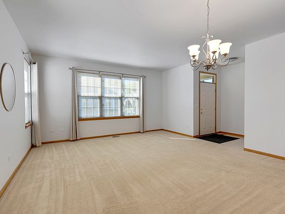 3rd image of 16474 Crescent Lake Dr
